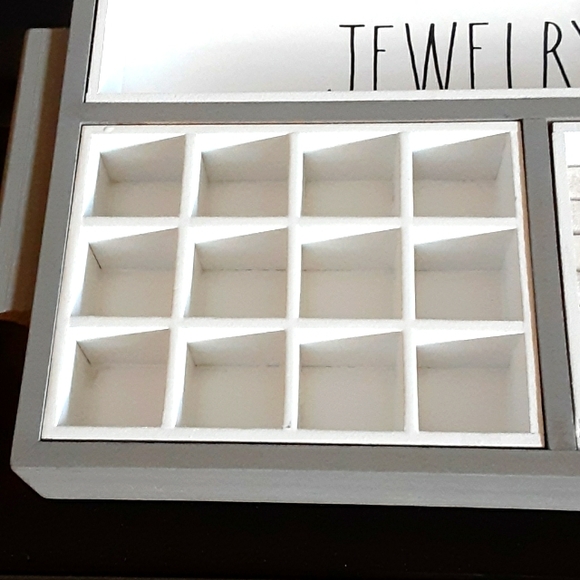 ✨ Rae Dunn Gray Jewelry Tray - Picture 5 of 8